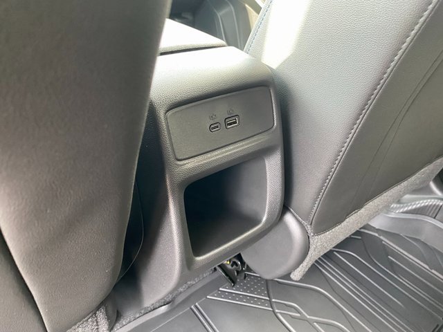 2025 Chevrolet Trax LT photo 12