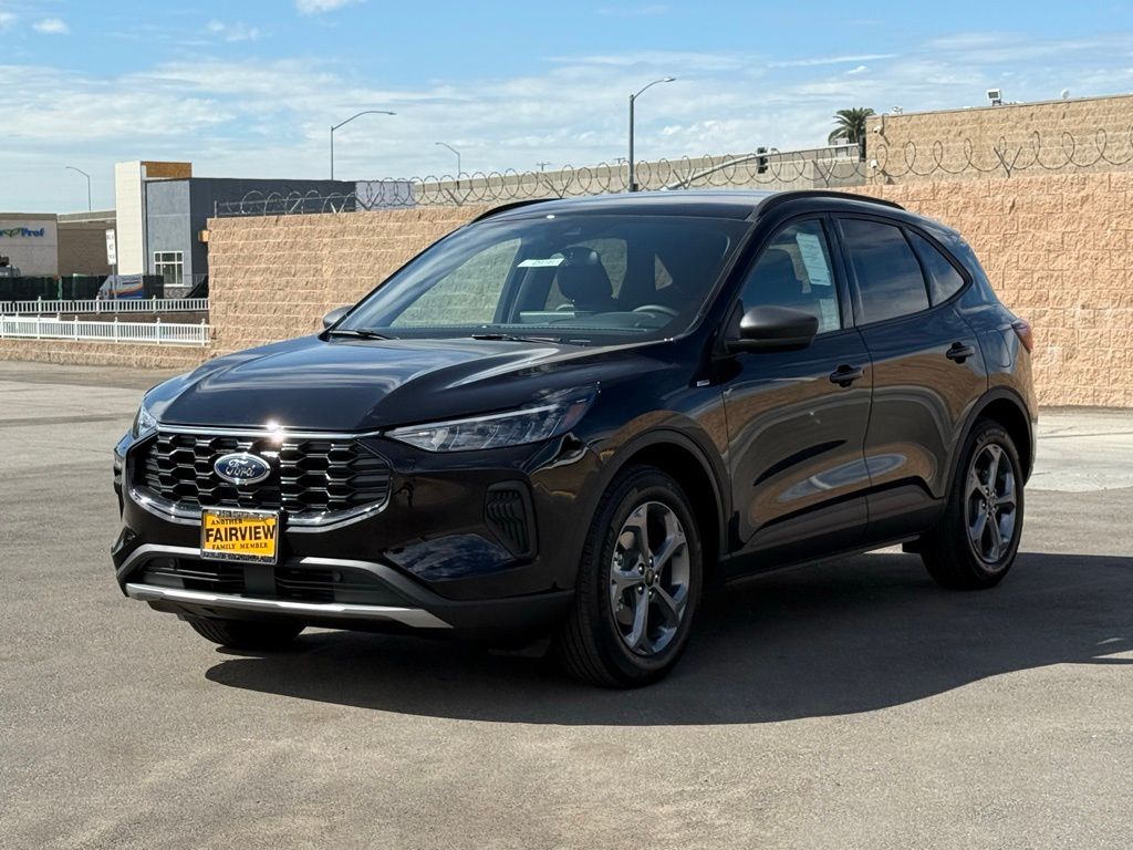 2025 Ford Escape ST-Line photo 5