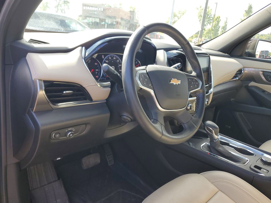2023 Chevrolet Traverse Premier photo 17