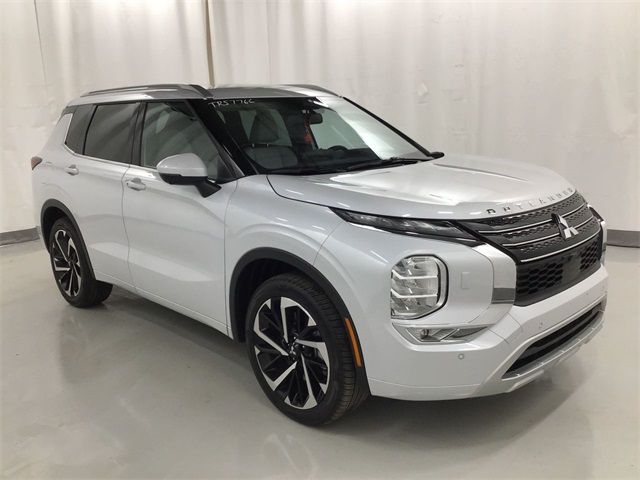 2022 Mitsubishi Outlander SEL's photo