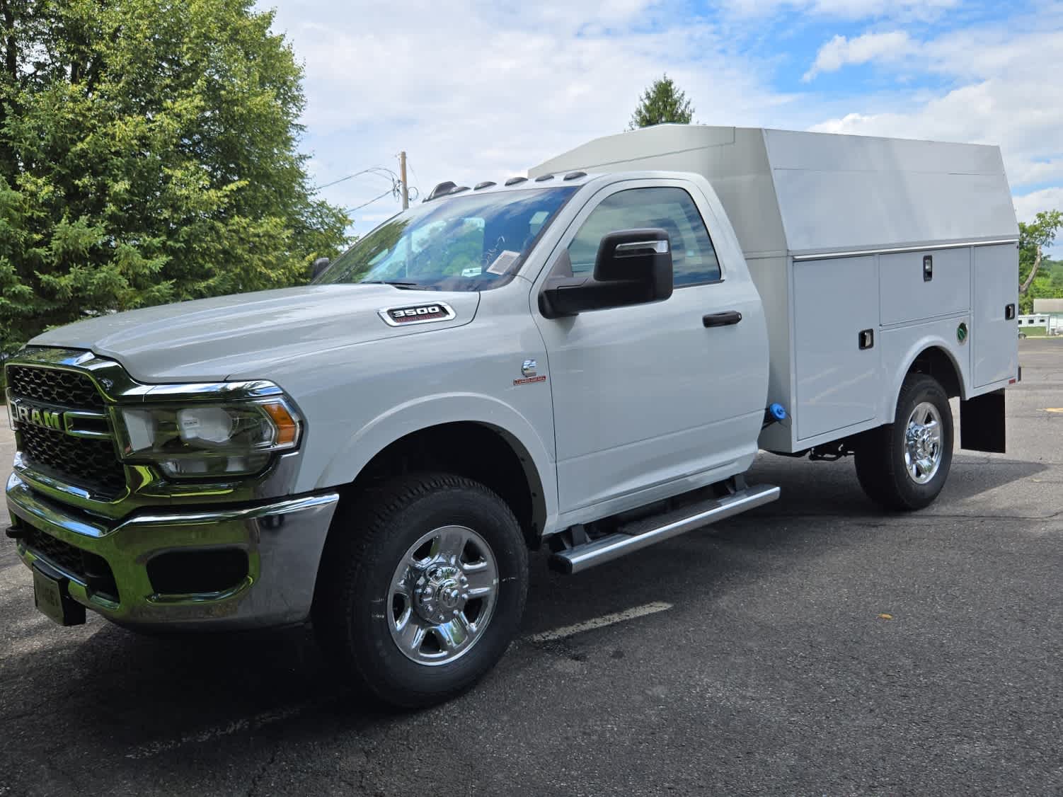 2024 Ram 3500 Tradesman photo 3