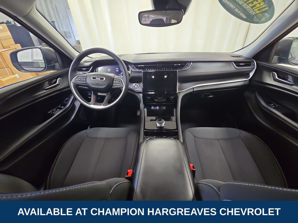 2023 Jeep Grand Cherokee Laredo photo 19