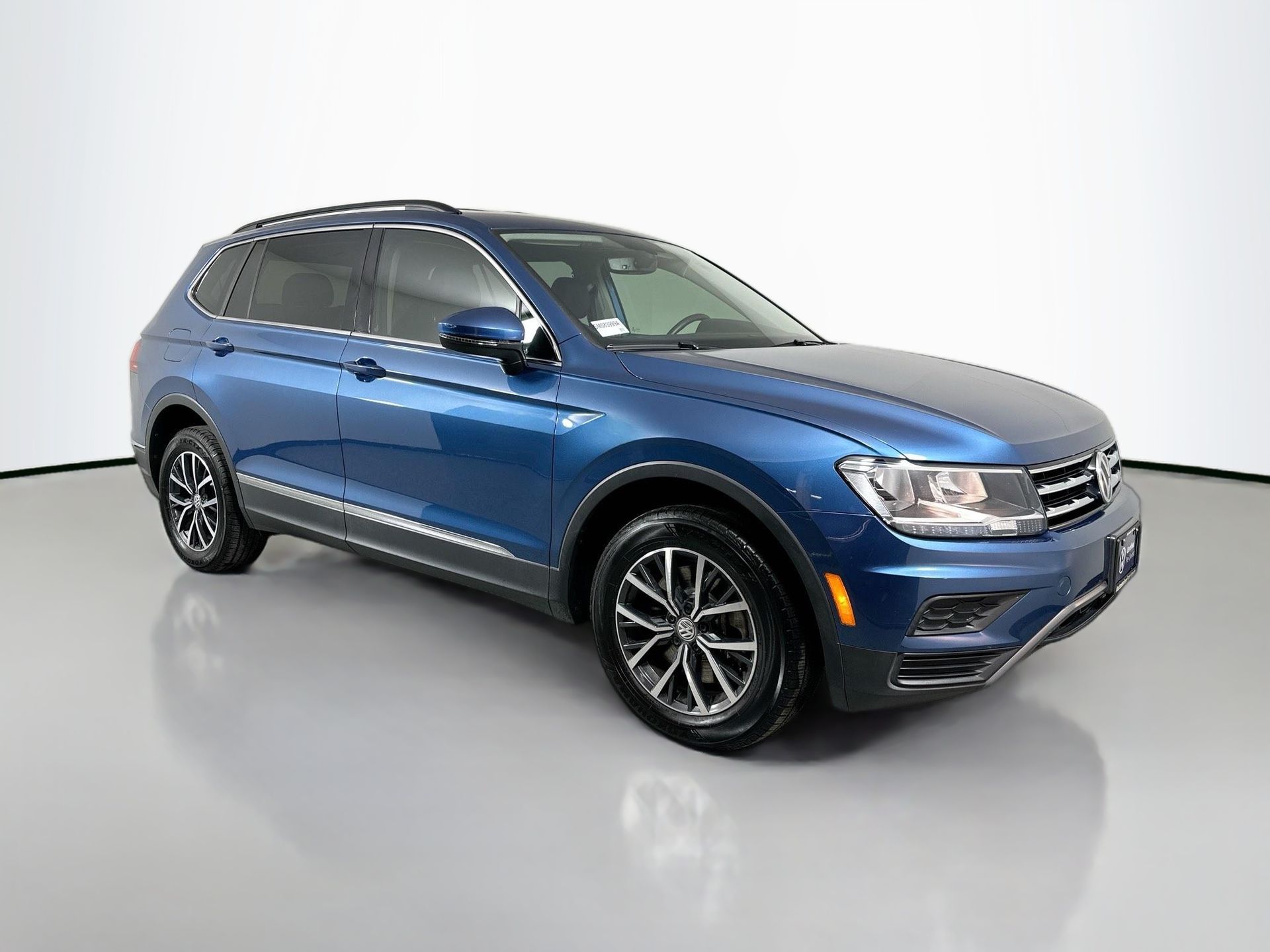 2020 Volkswagen Tiguan SE photo 2