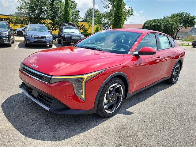 2025 Kia K4 EX photo 2