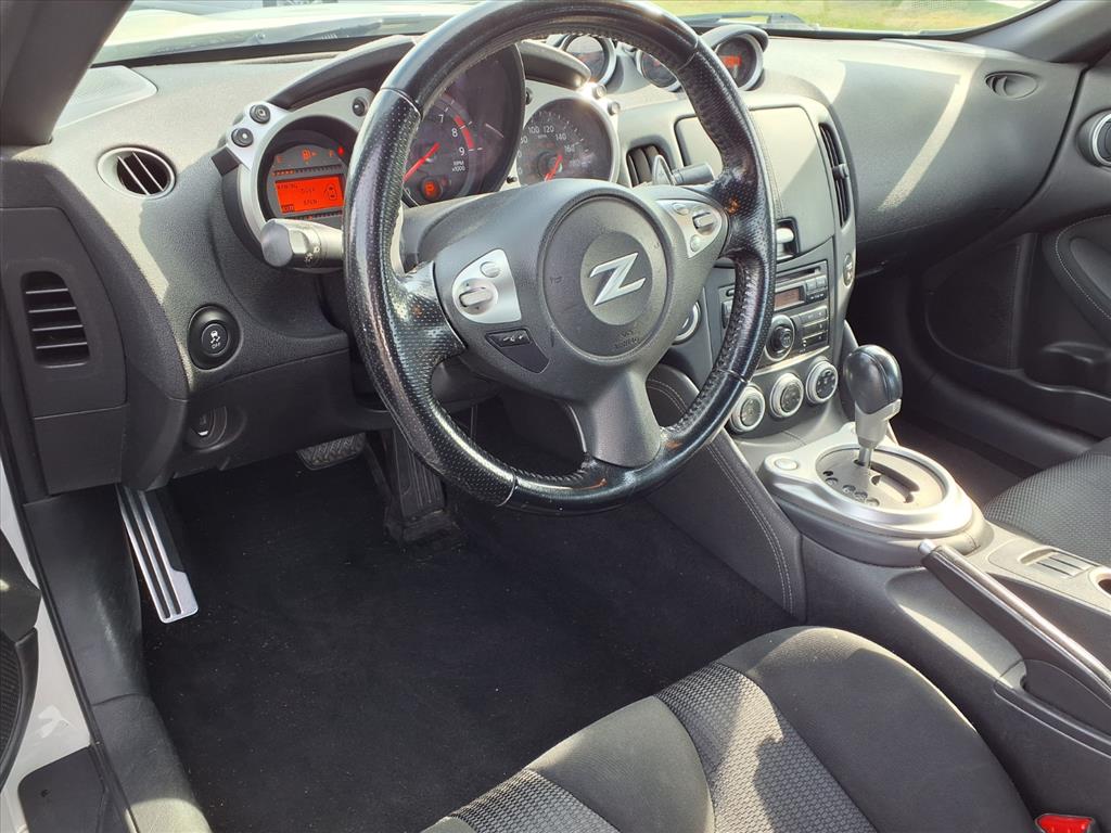 2014 Nissan 370Z Base photo 3
