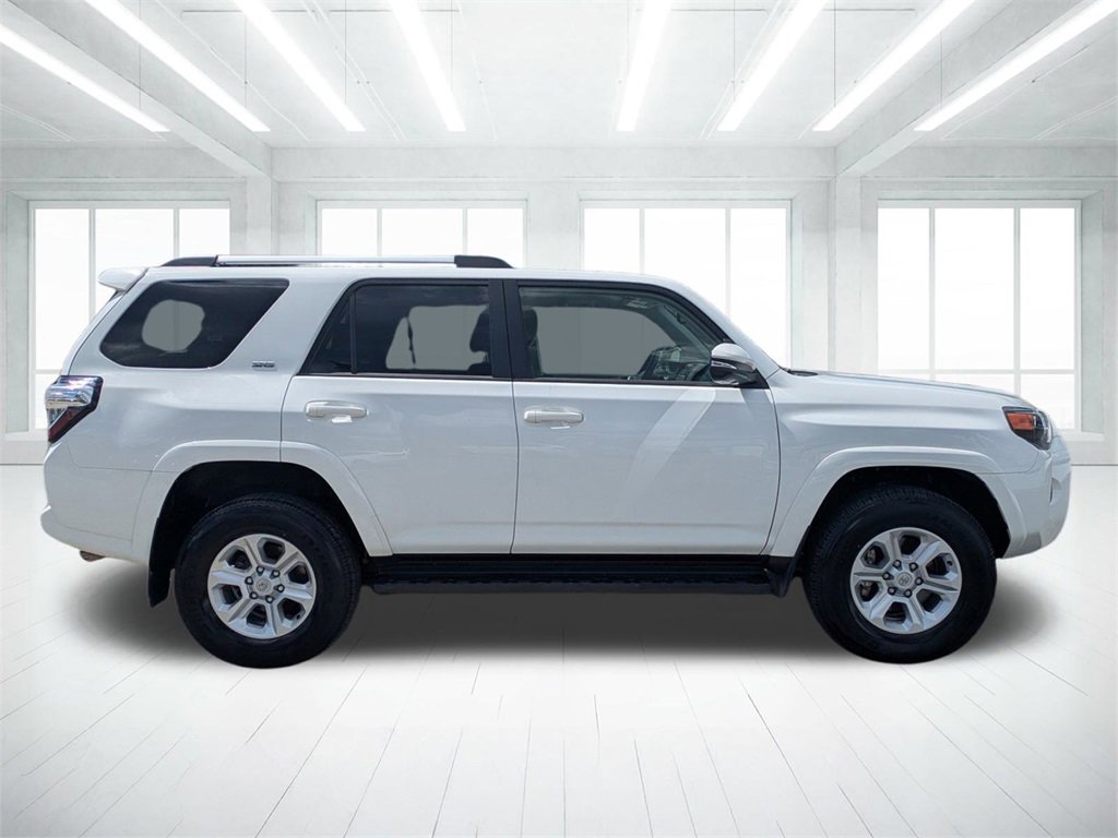 2024 Toyota 4Runner SR5 Premium photo 2