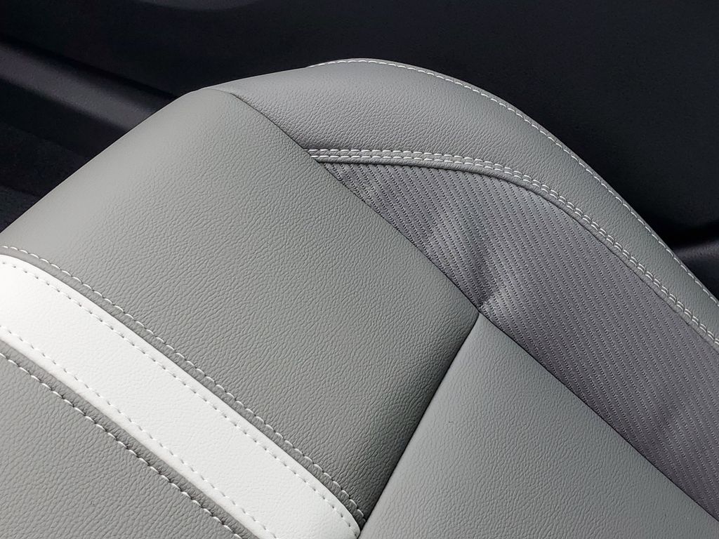 2025 Toyota Camry SE photo 22
