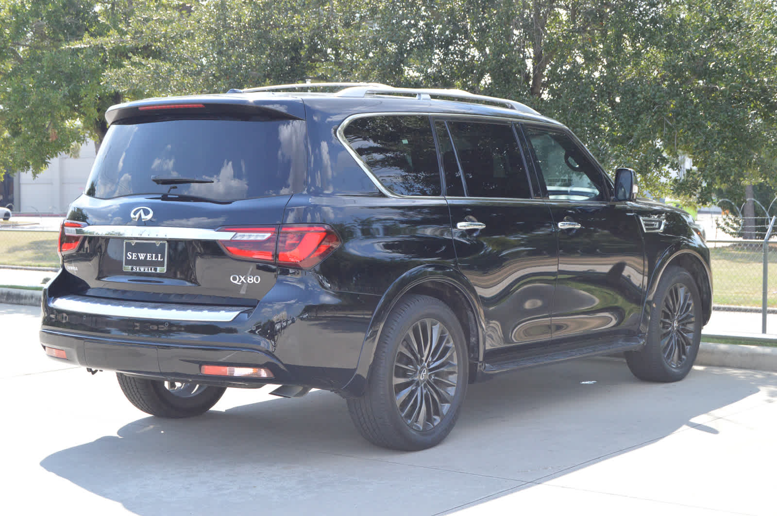 2022 Infiniti QX80 Sensory photo 4