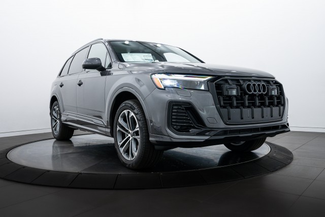 2025 Audi Q7 Premium Plus