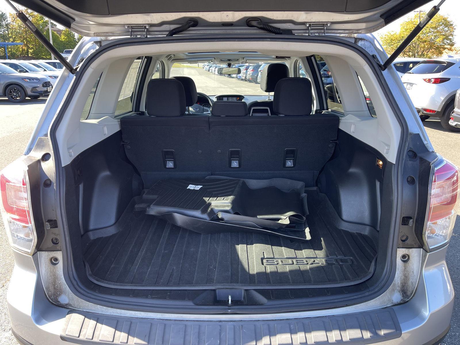 2017 Subaru Forester Premium photo 12