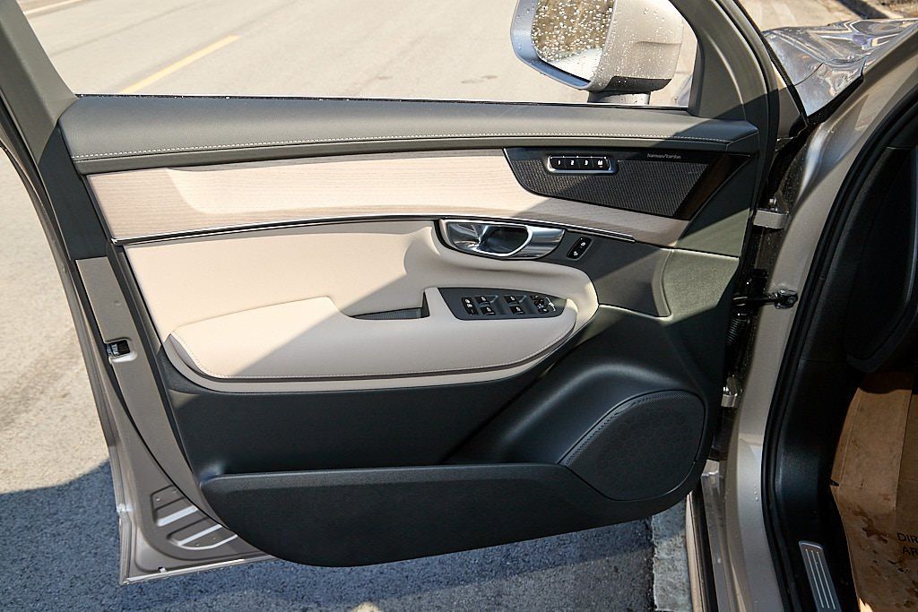 2026 VOLVO XC90 - Image 9
