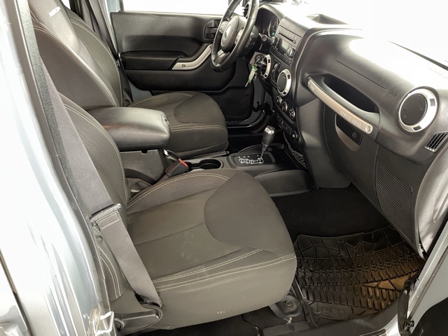 2014 Jeep Wrangler Unlimited Rubicon photo 34