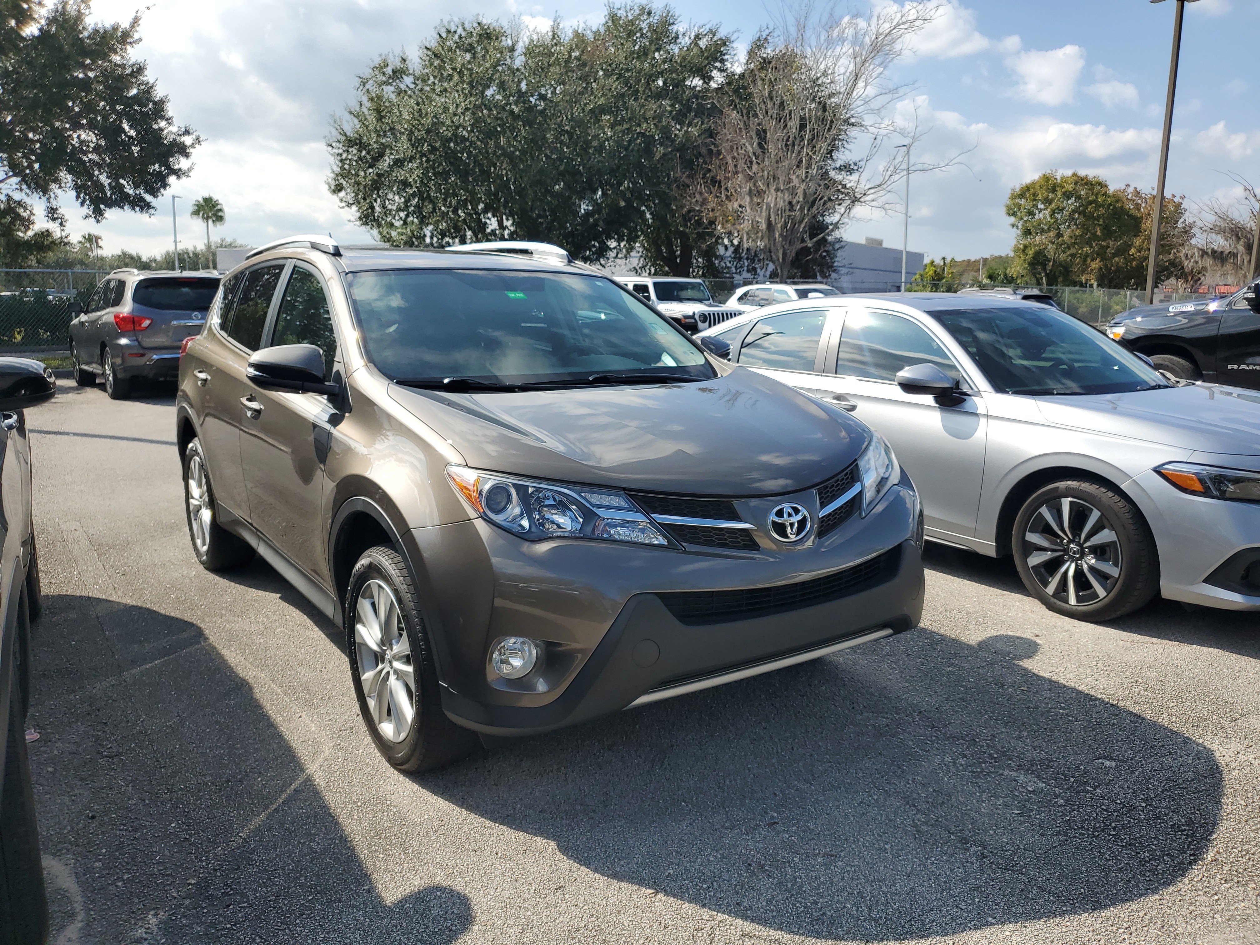2015 Toyota RAV4 Limited's photo