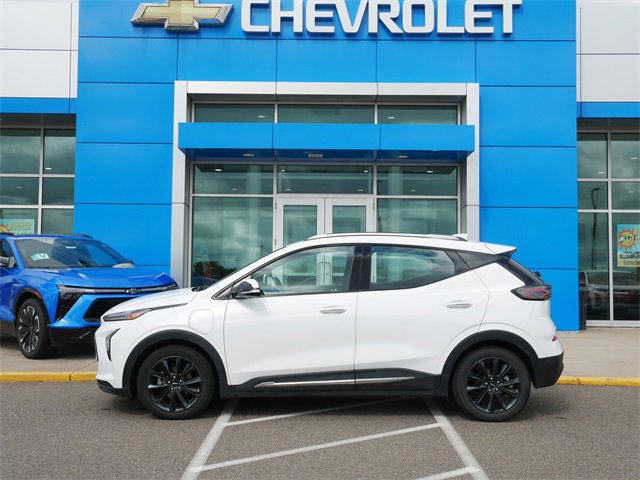 Used 2022 Chevrolet Bolt EUV Premier with VIN 1G1FZ6S04N4129738 for sale in Roseville, Minnesota