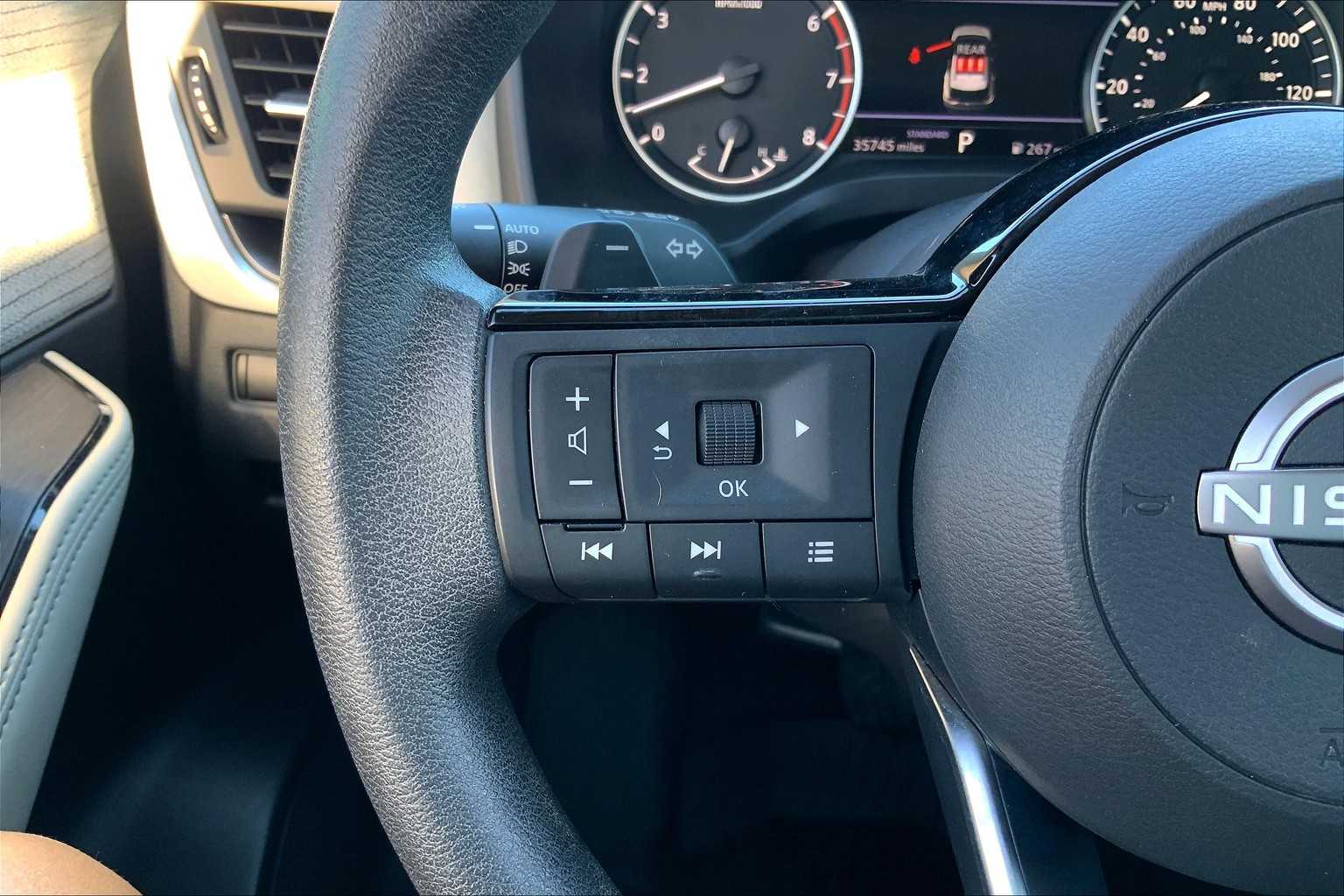 2023 Nissan Rogue SV photo 22