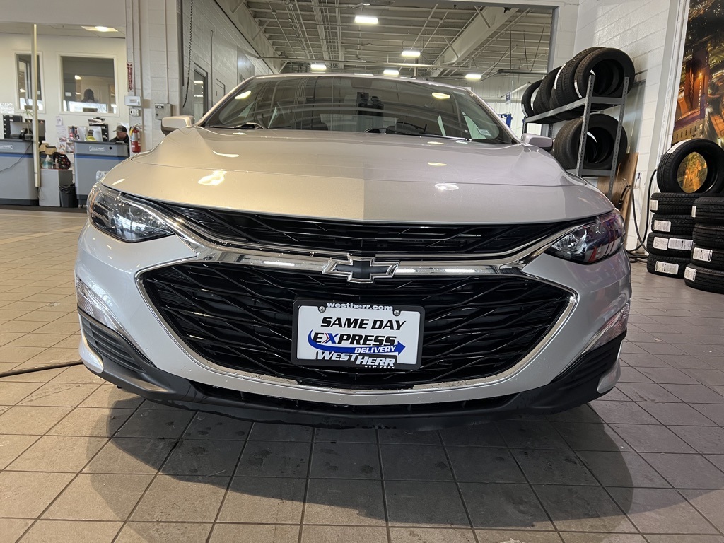 2021 Chevrolet Malibu RS photo 2