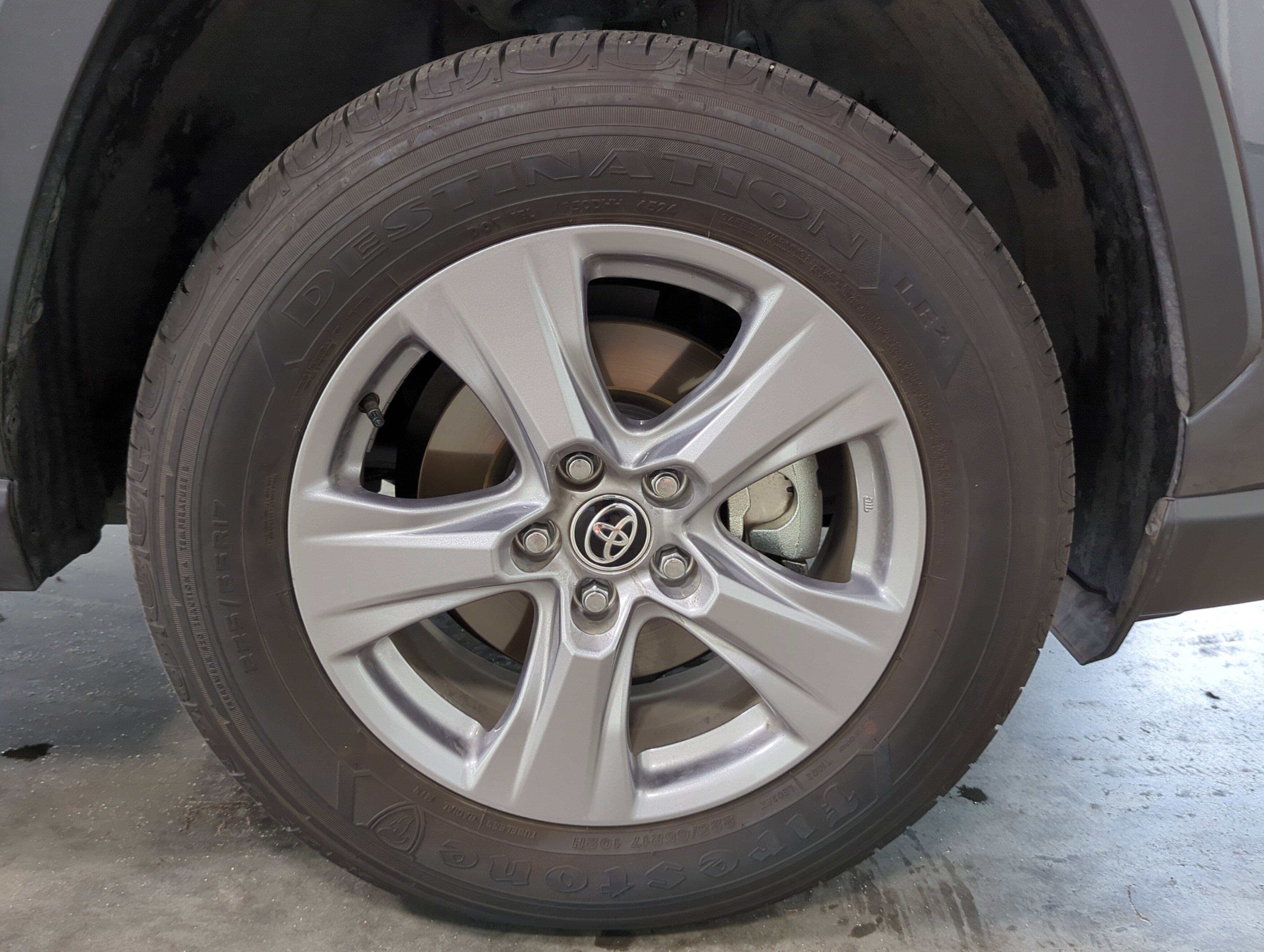2025 Toyota RAV4 Hybrid XLE photo 9