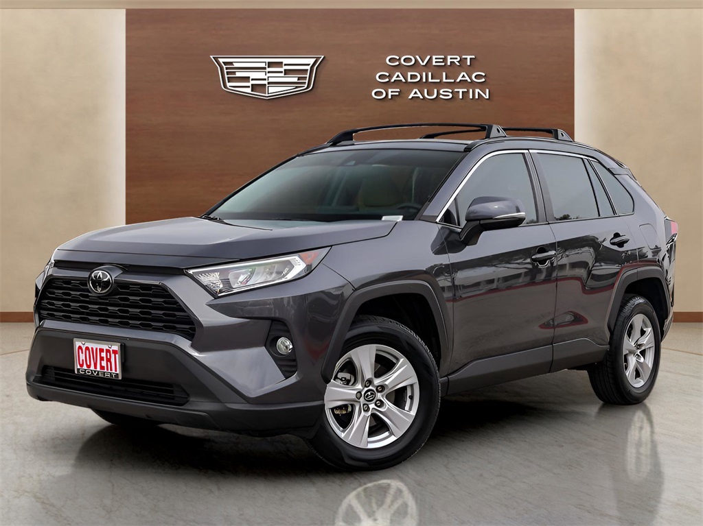 2020 Toyota RAV4 XLE's photo