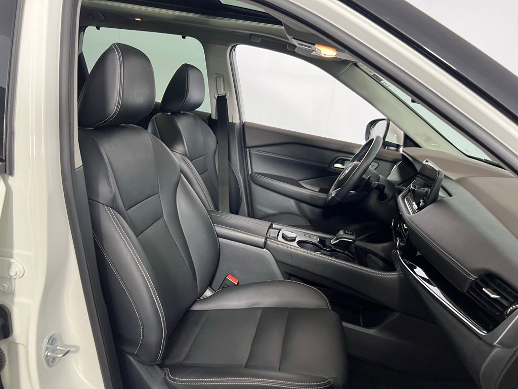 2023 Nissan Rogue SL photo 23