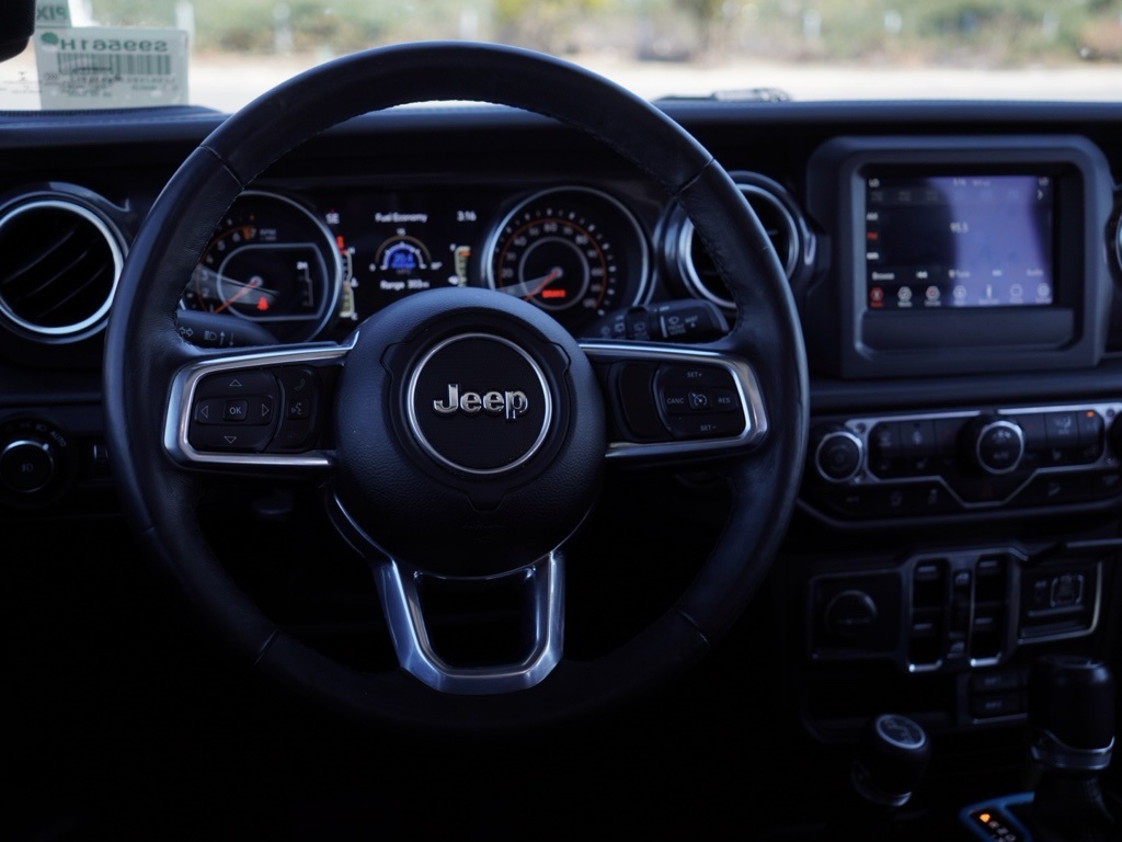 2021 Jeep Wrangler Unlimited Sahara Altitude photo 21
