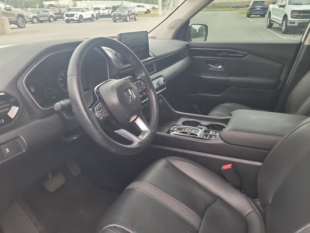 2024 Honda Pilot Touring photo 9