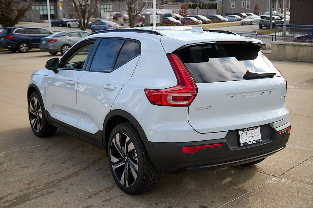 2026 VOLVO XC40 - Image 6