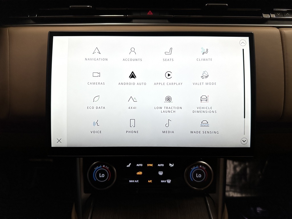 2023 Land Rover Range Rover SE photo 34