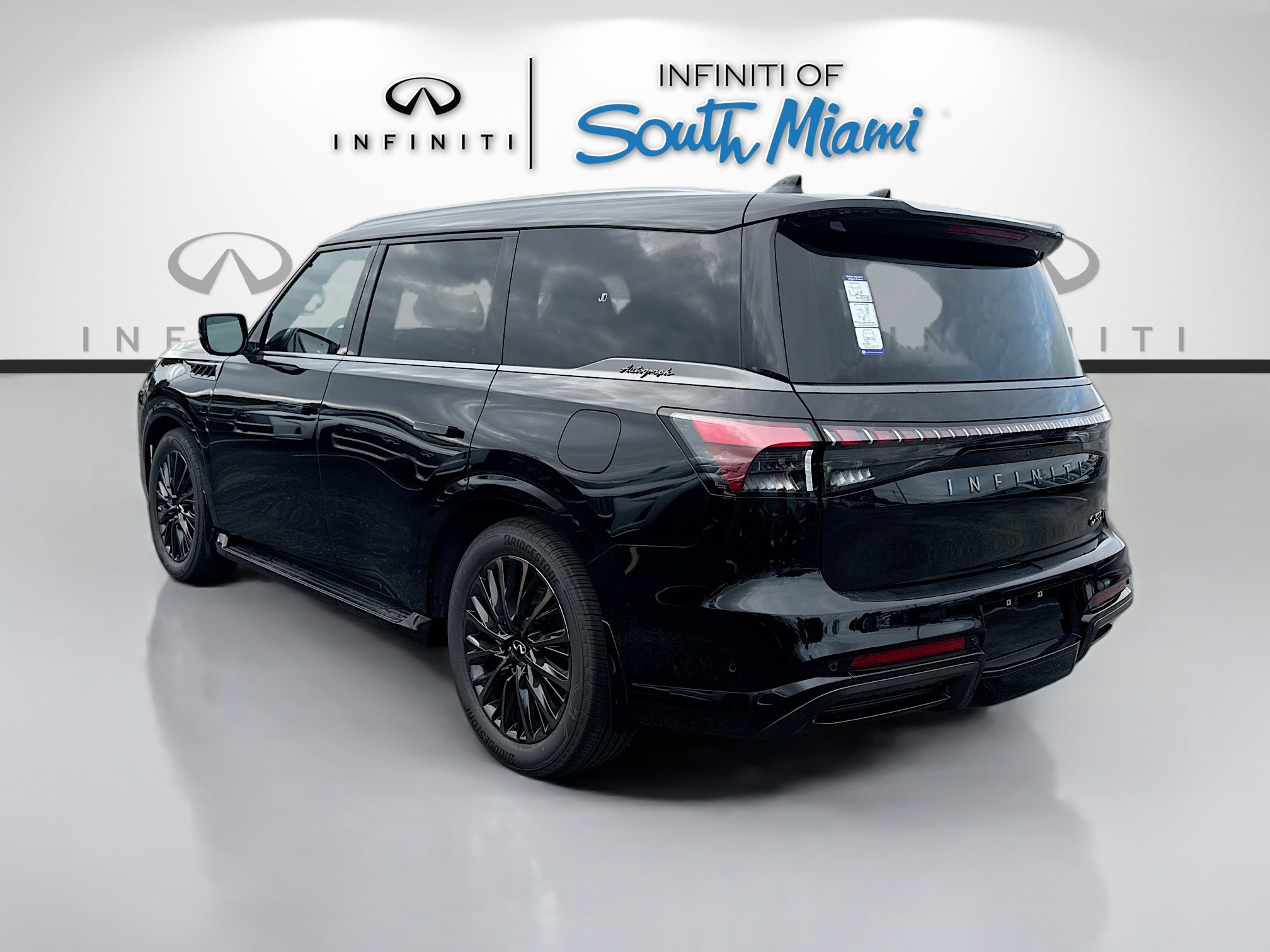 2026 Infiniti QX80 photo 2