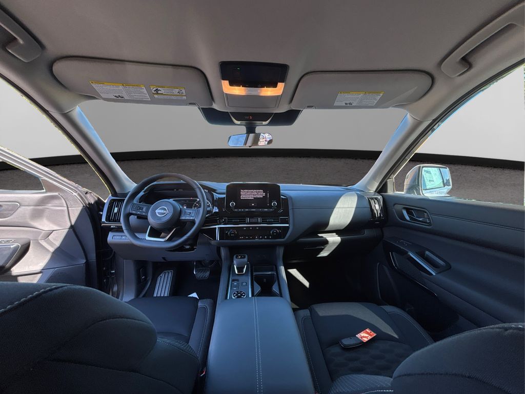 2025 Nissan Pathfinder SV photo 16