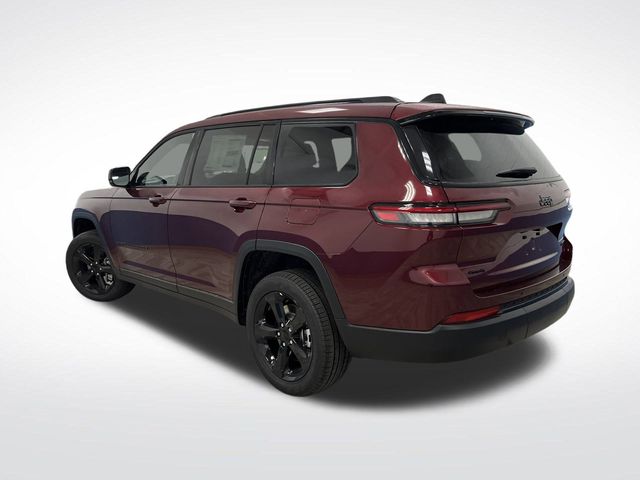 2025 Jeep Grand Cherokee Limited photo 2