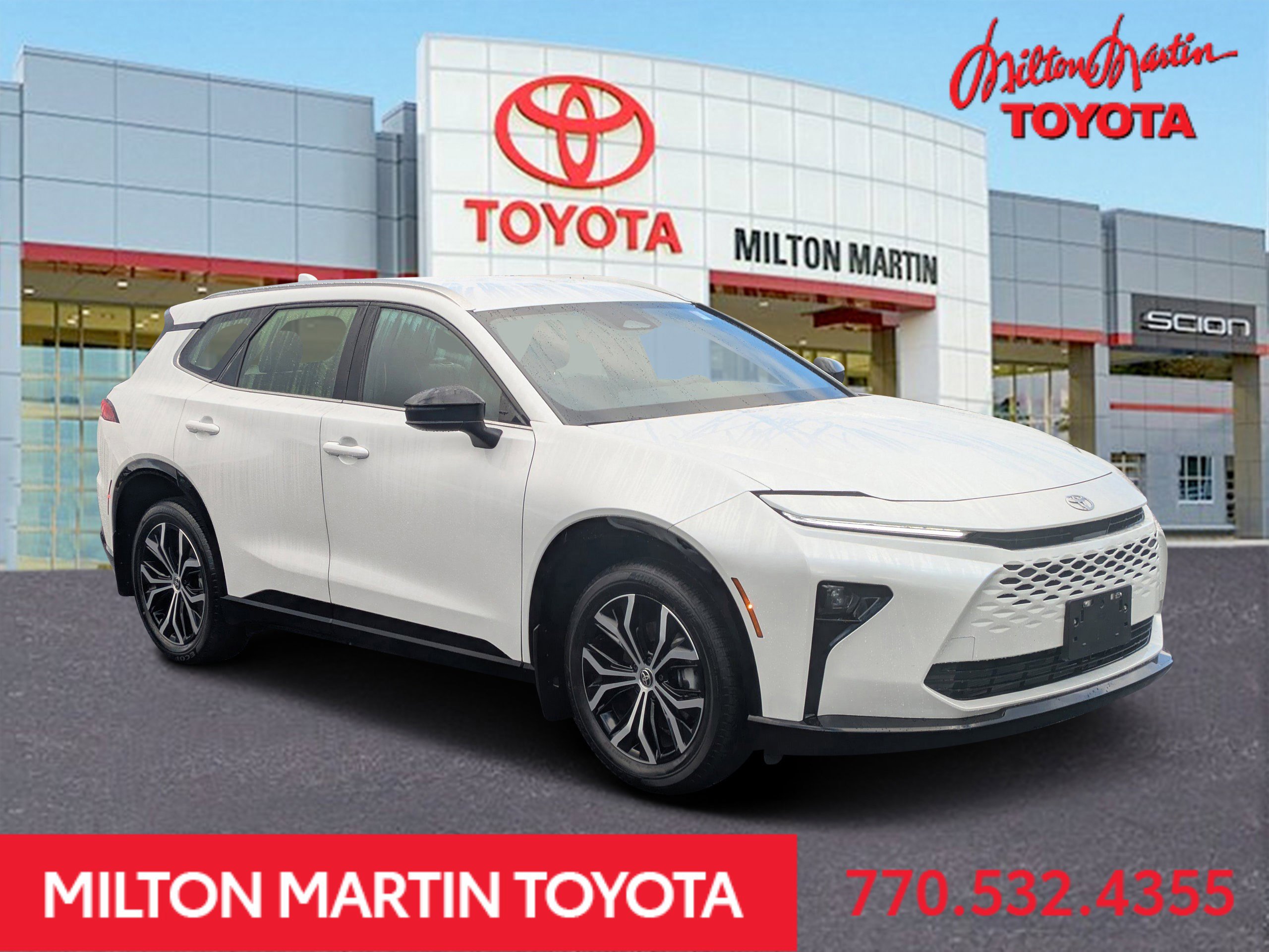 2025 Toyota Crown Signia XLE's photo