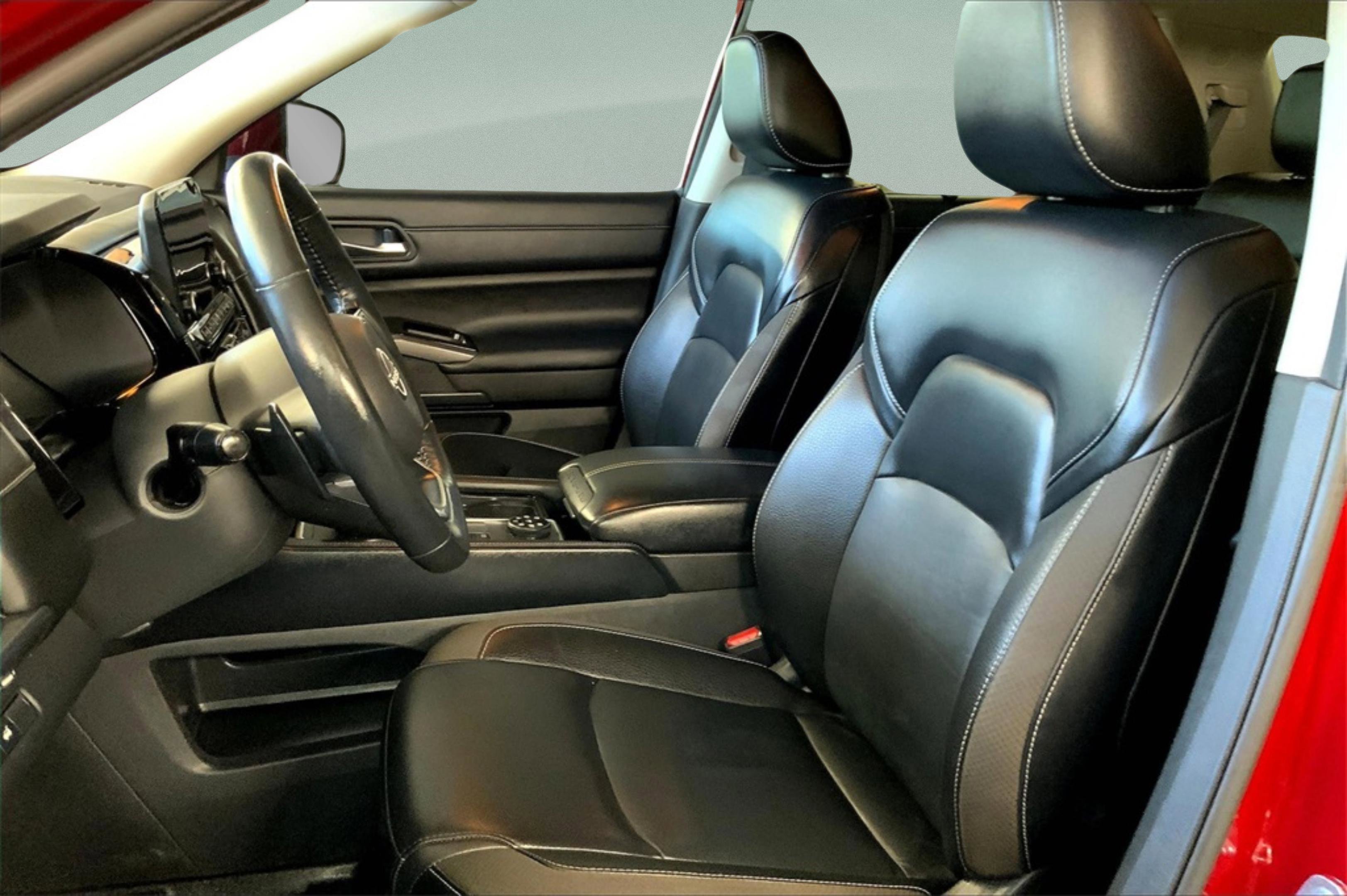 2023 Nissan Pathfinder SL photo 19