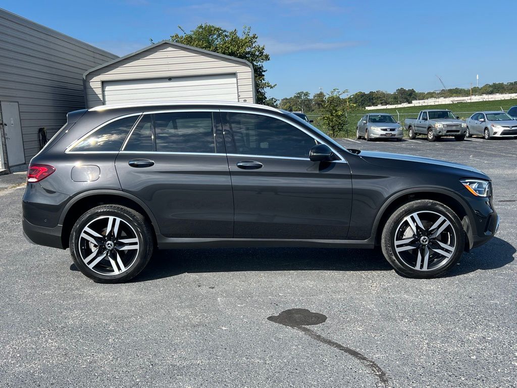 2021 Mercedes Benz GLC 300 photo 3