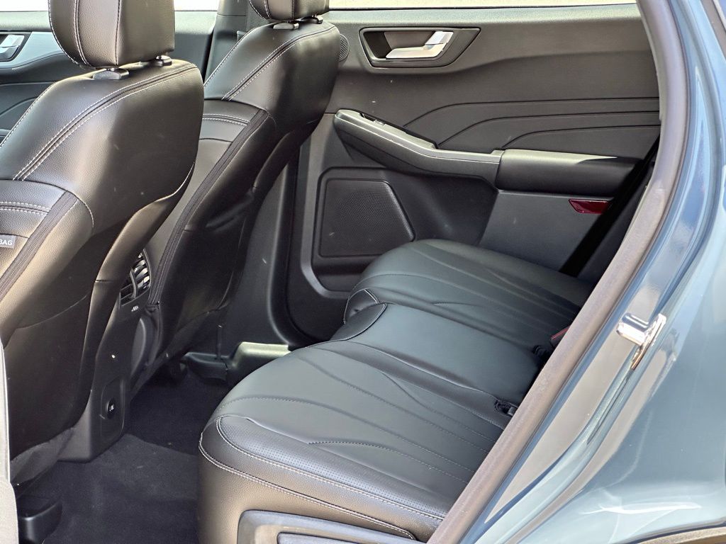 2025 Ford Escape Plug-In Hybrid photo 7