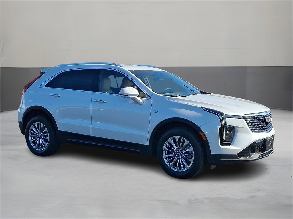 2025 Cadillac XT4 Premium Luxury photo 2