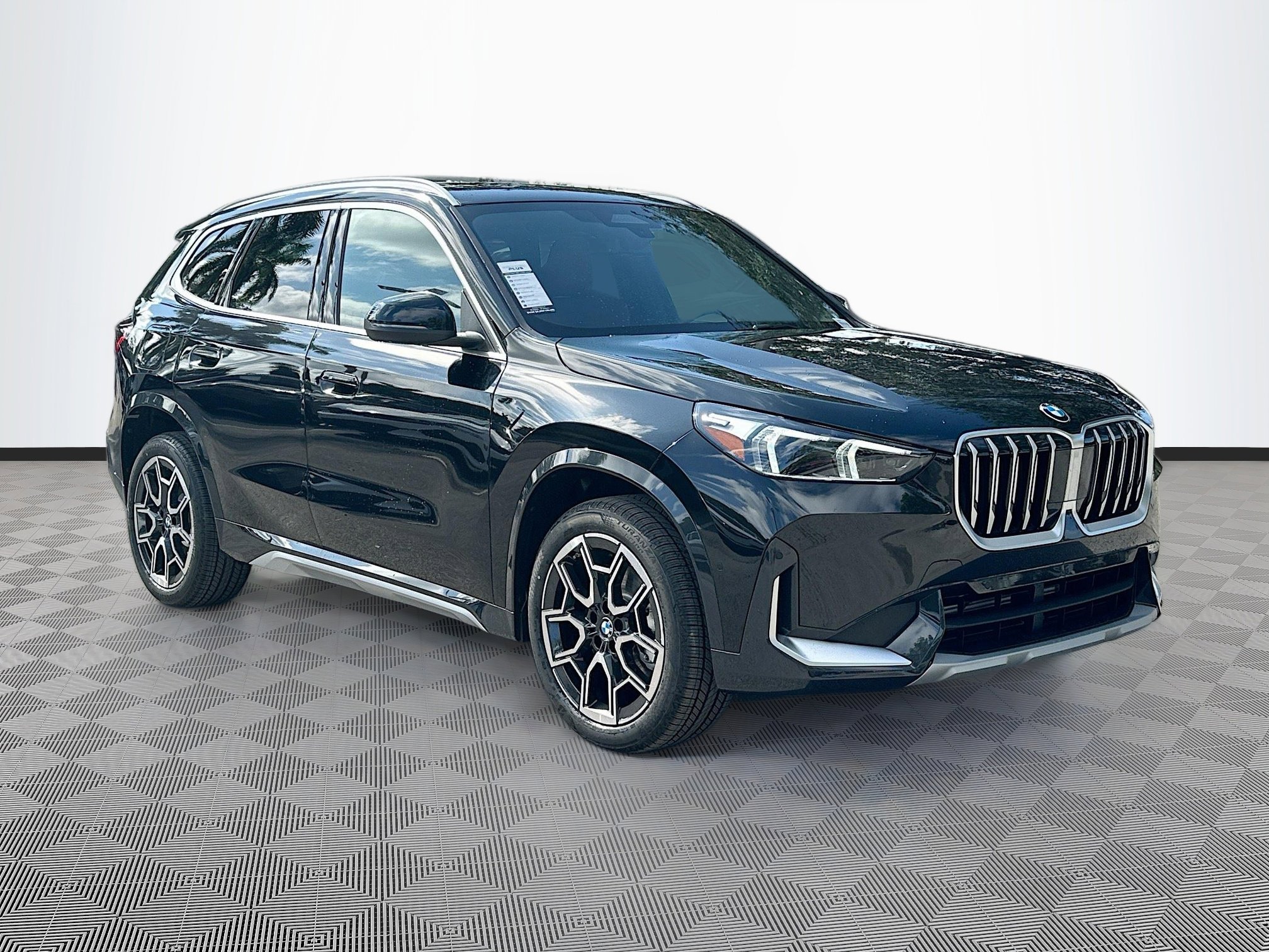 2026 BMW X1 28i's photo