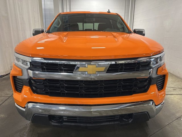 2025 Chevrolet Silverado 1500 LT photo 2