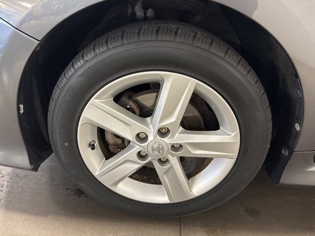2014 Toyota Camry L photo 6