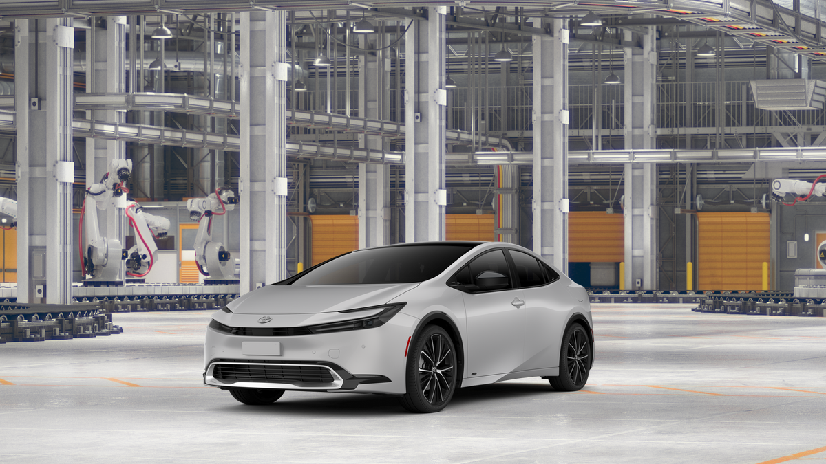 2026 Toyota Prius XLE's photo