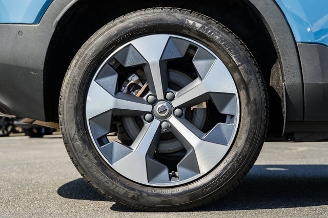 2023 Volvo XC40 Plus photo 12