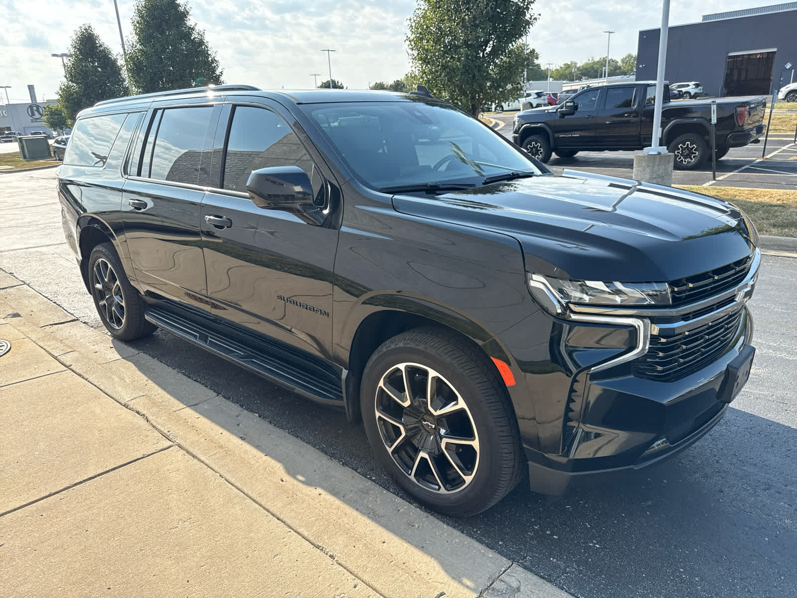 2021 Chevrolet Suburban RST photo 4