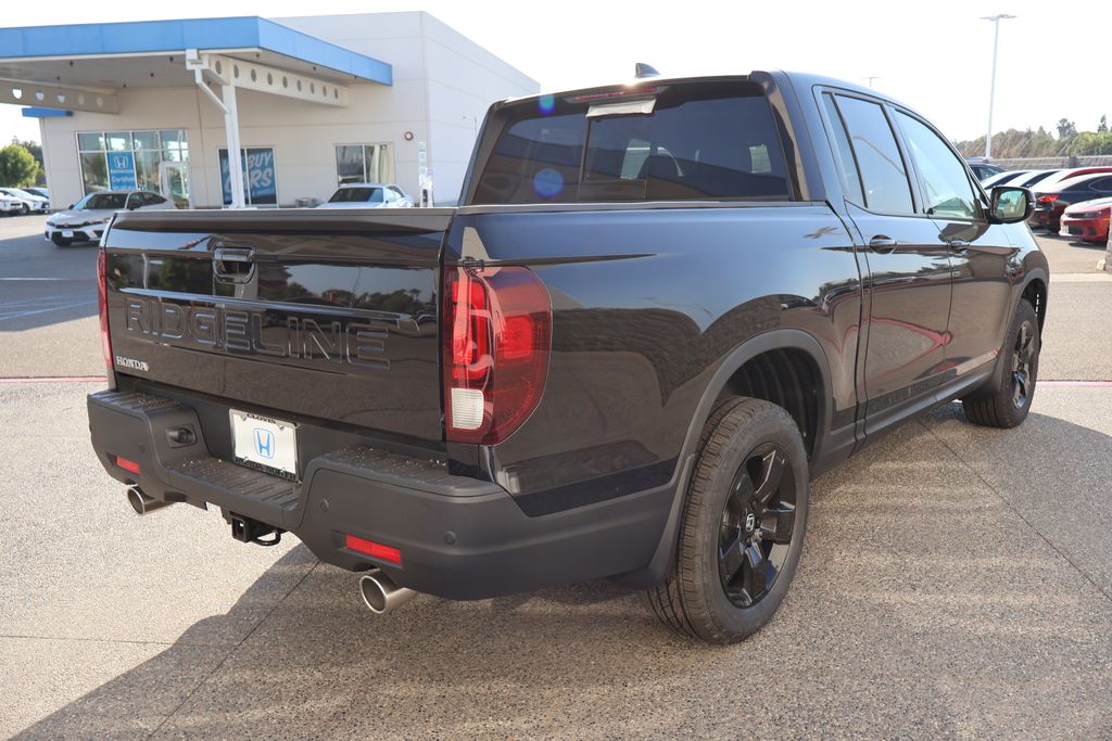 2026 Honda Ridgeline Black Edition photo 4
