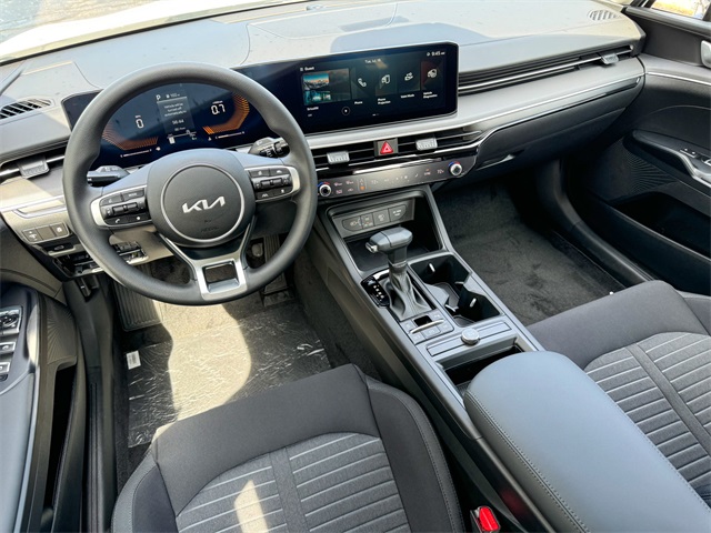2025 Kia K5 LXS photo 32