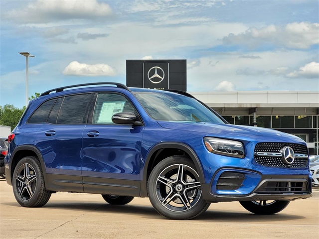 2025 Mercedes-Benz GLB Base's photo