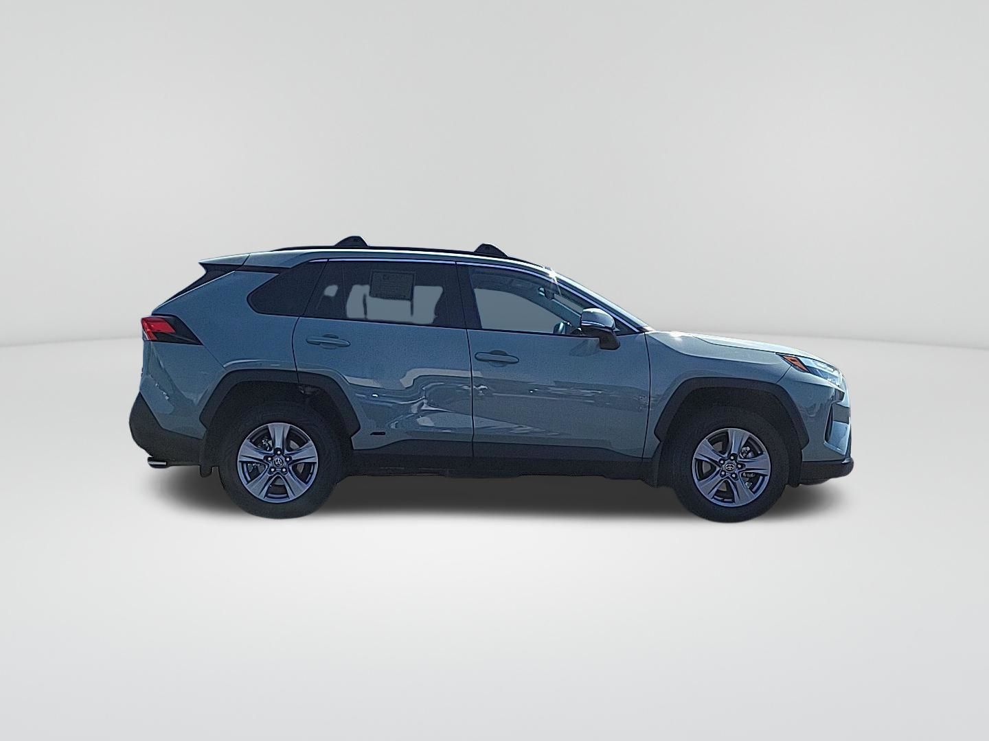 2023 Toyota RAV4 Hybrid XLE photo 4