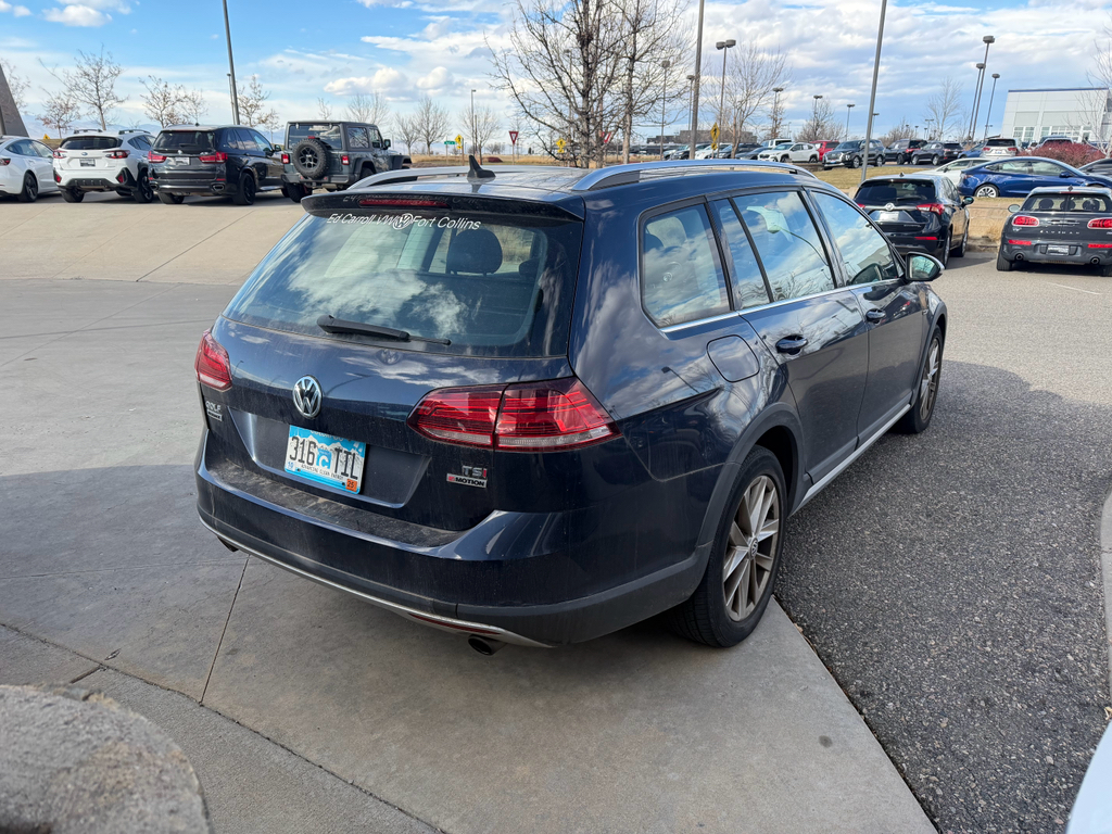 2018 Volkswagen Golf Alltrack SE photo 3