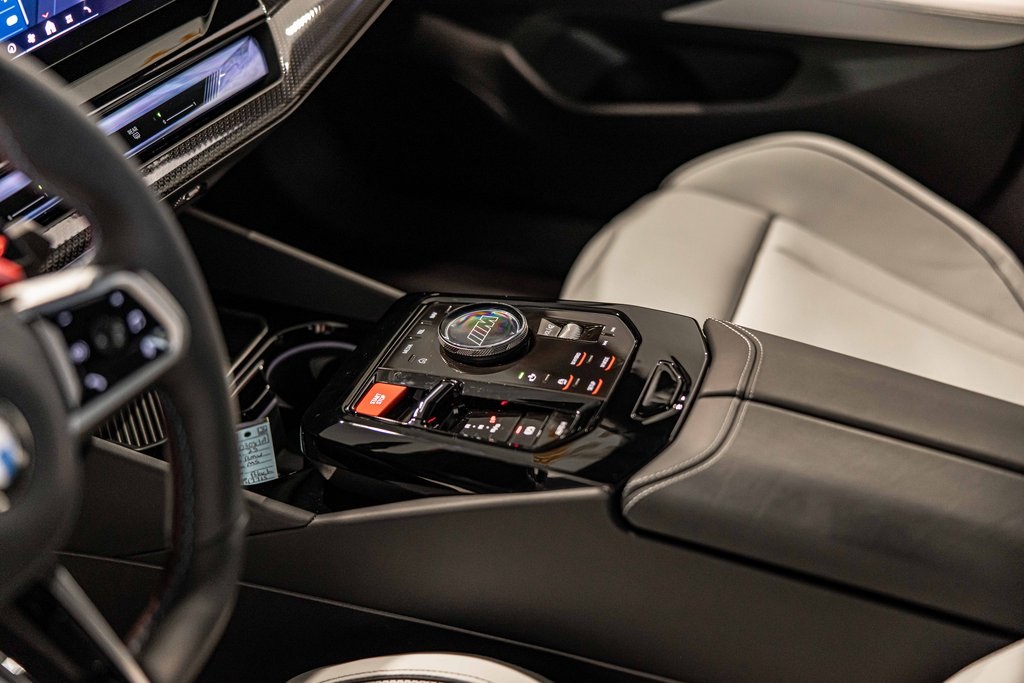 2025 BMW M5 - Image 21