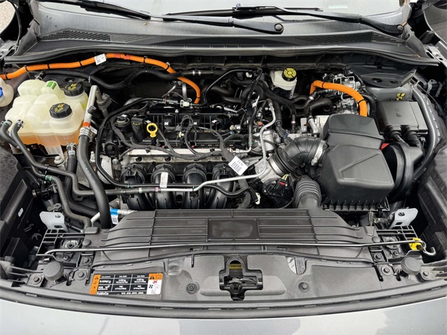 2021 Ford Escape Titanium Hybrid photo 12
