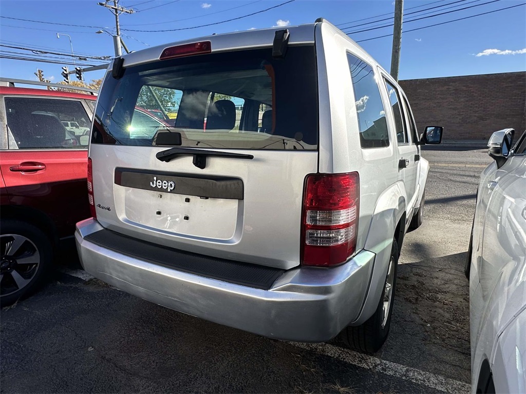 2012 Jeep Liberty Sport photo 2