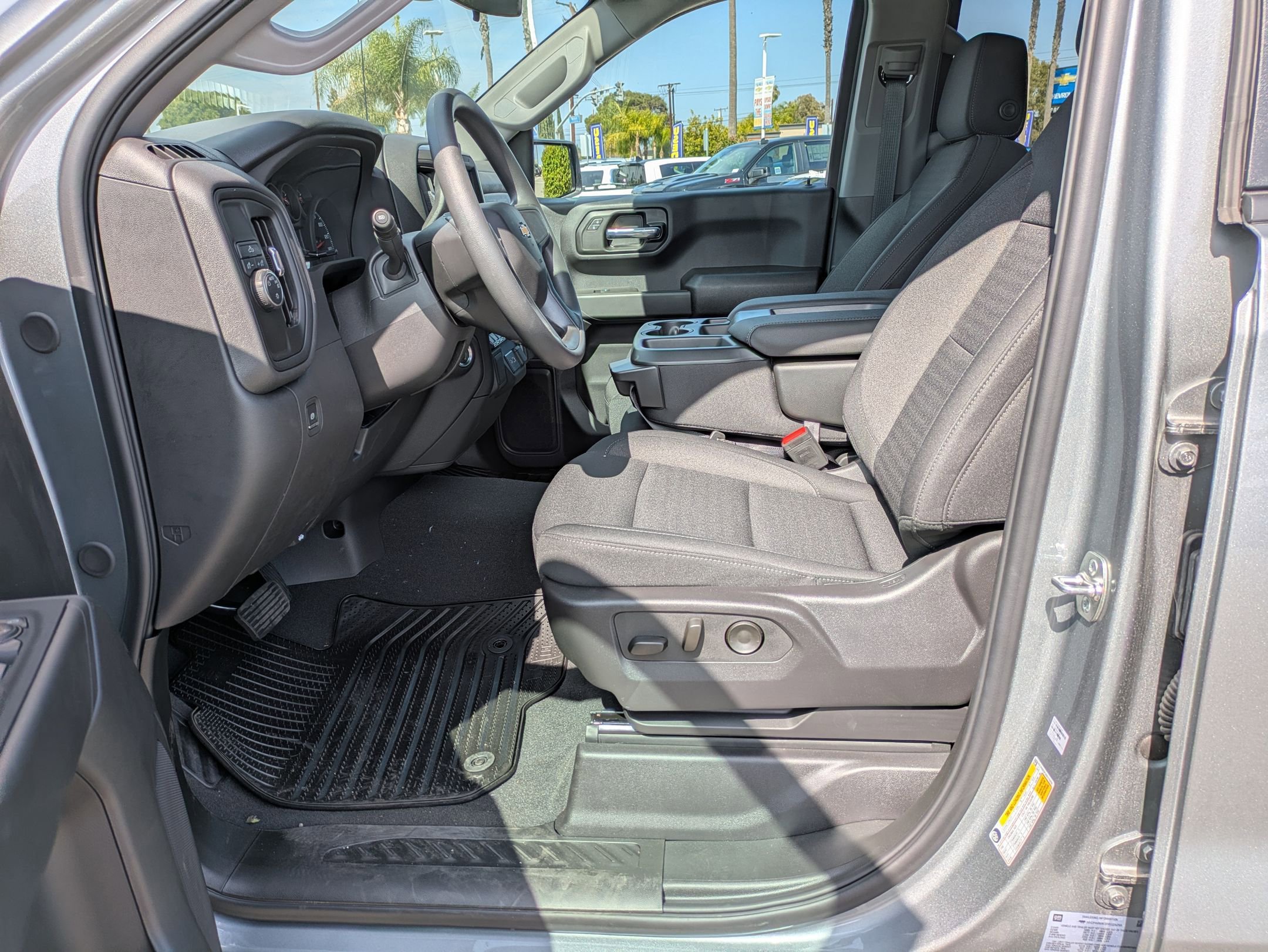 2025 Chevrolet Silverado 1500 Custom photo 11